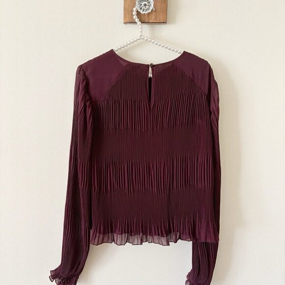 NWOT Express Womens Size XS Burgundy Pleated Blouse Long Sleeve - Picture 4 of 7
